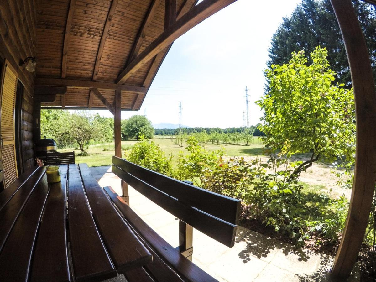 Silent Orchard Villa Naklo Eksteriør bilde
