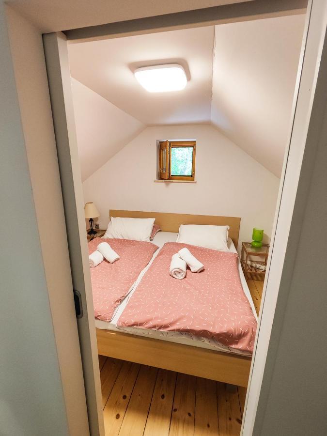 Silent Orchard Villa Naklo Eksteriør bilde