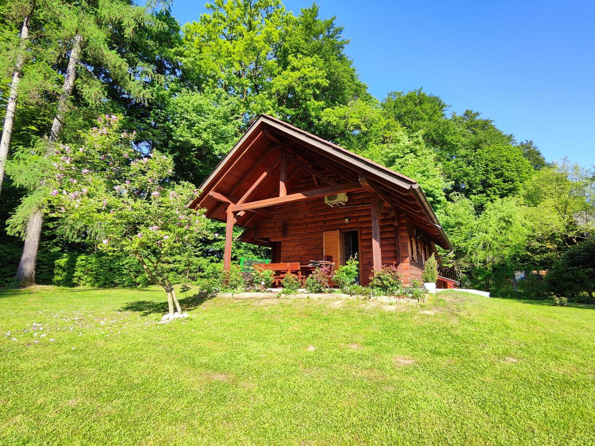Silent Orchard Villa Naklo Eksteriør bilde