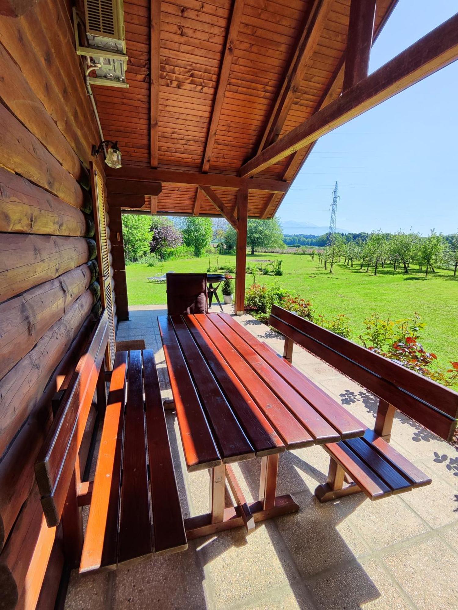 Silent Orchard Villa Naklo Eksteriør bilde