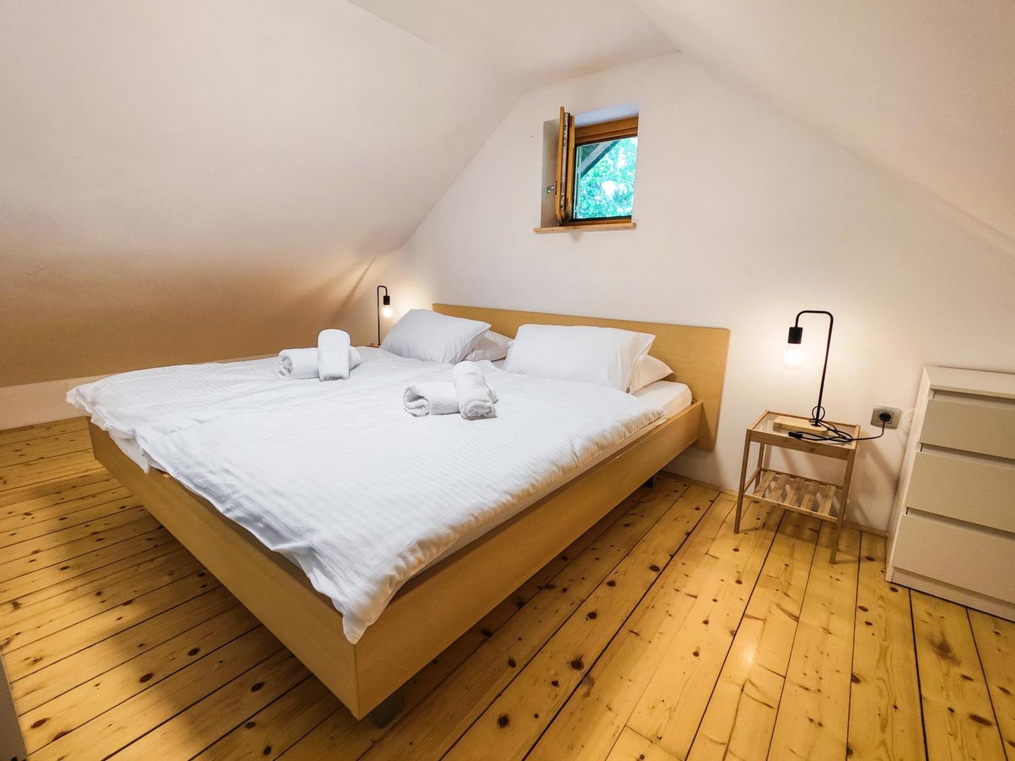 Silent Orchard Villa Naklo Eksteriør bilde